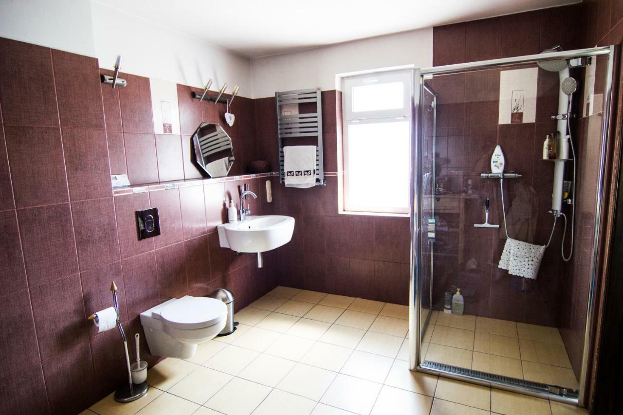 Szymbark - Basen, Sauna, Balia, Jacuzzi, Dom Caloroczny W Szymbarku * Szymbark (Pomerania)